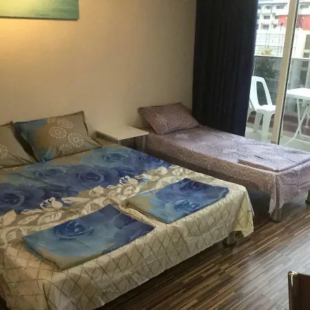 Admiral Plaza Apartment *