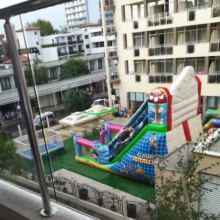 公寓 Admiral Plaza 阳光海滩